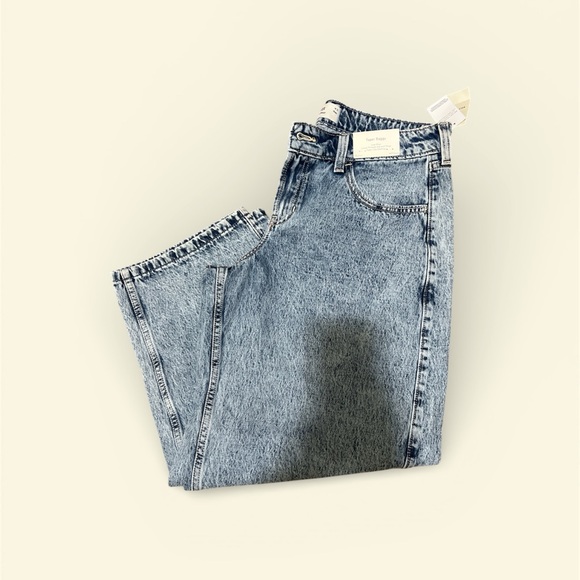 Hollister Low Rise Taper Baggy Jeans - Picture 2 of 3